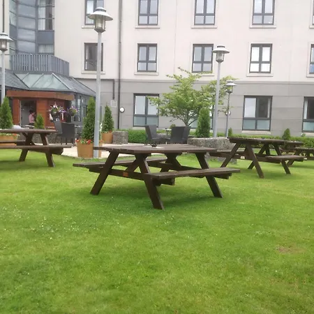 Leonardo 4* Galway