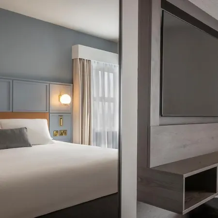 Leonardo Hotel 4*