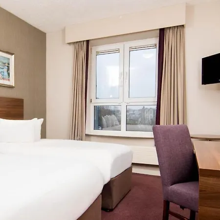 Leonardo Hotel